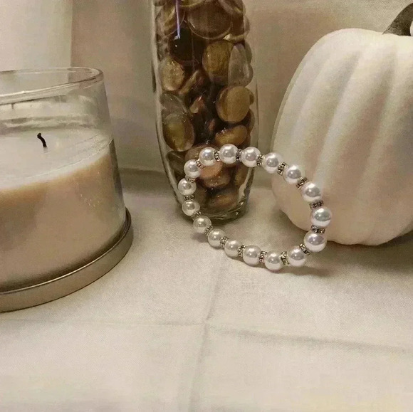 Faux pearl beaded bracelet with cz and gold color accent .stretch bracelet. - Picture 2 of 5